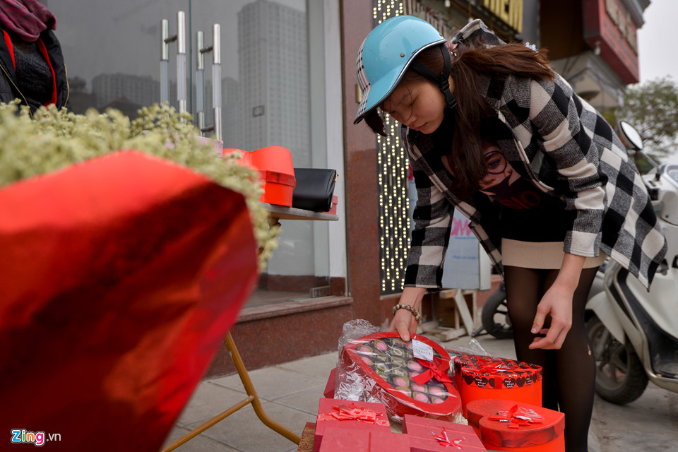 Thị trường quà tặng Valentine lu mờ vì không khí Tết